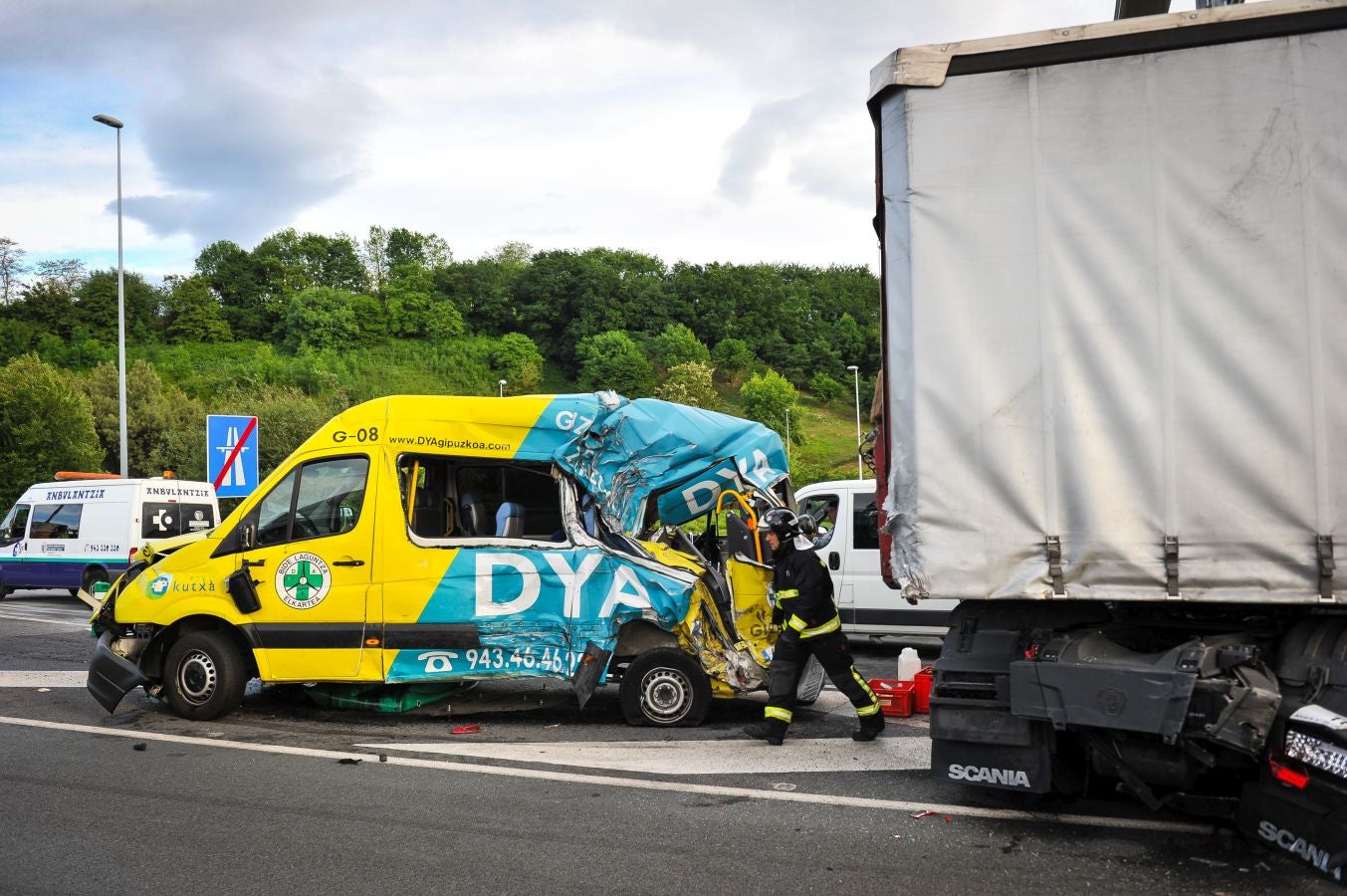Las imágenes del accidente en la A-15, en Hernani