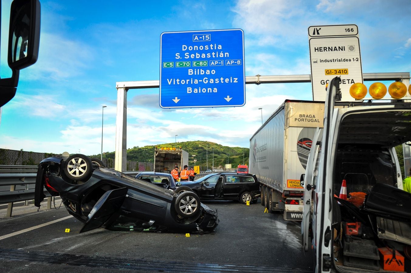 Las imágenes del accidente en la A-15, en Hernani