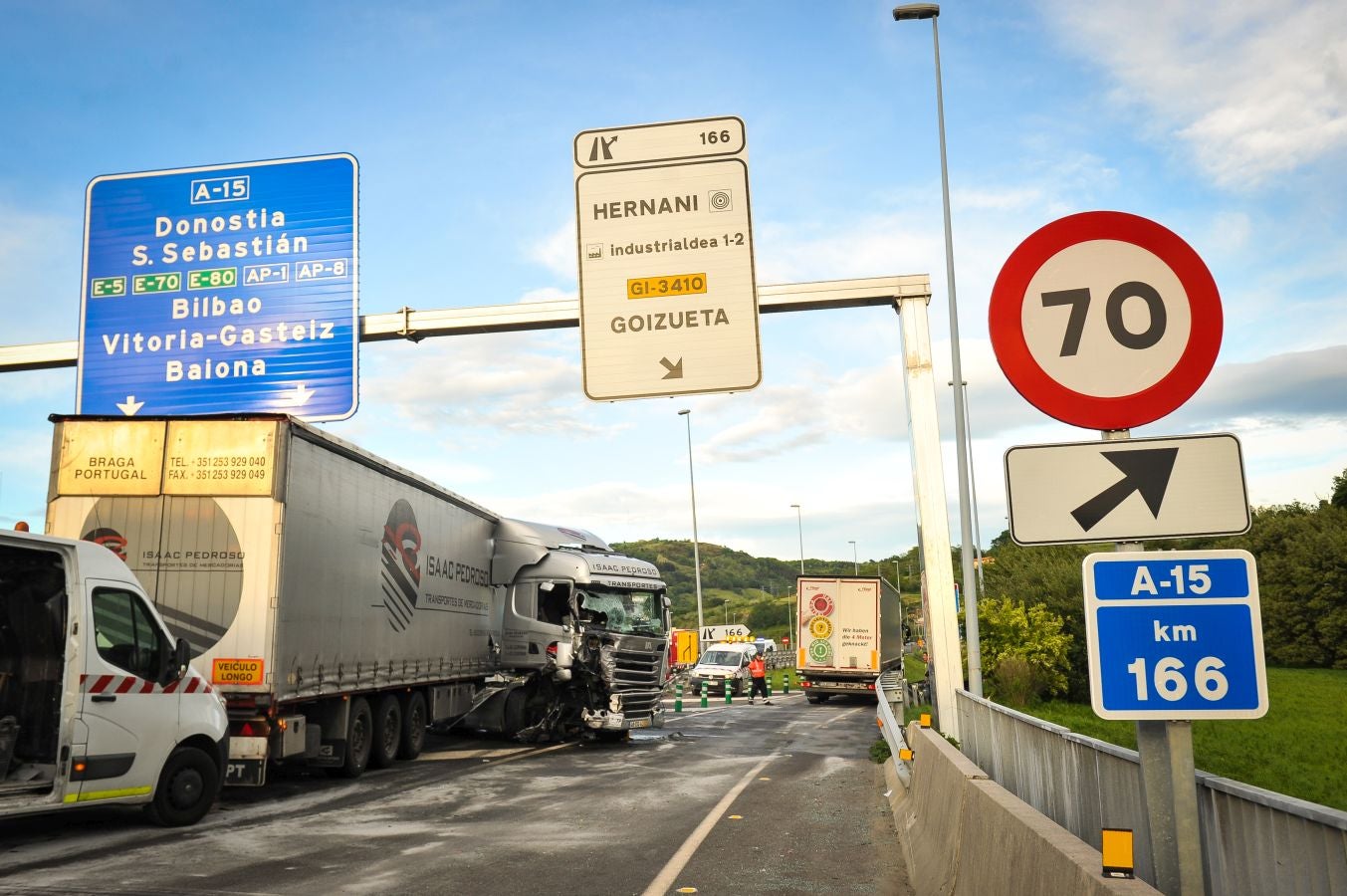 Las imágenes del accidente en la A-15, en Hernani
