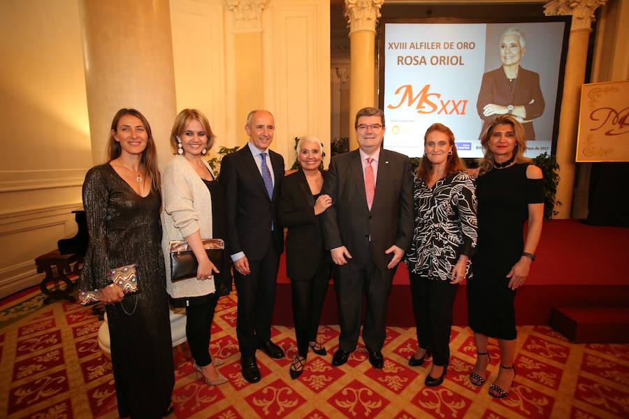 Patricia Suárez, Rosa Tous, Josu Erkoreka, Rosa Oriol, Juan María Aburto, Magdalena Suárez y Felisa Ramos.