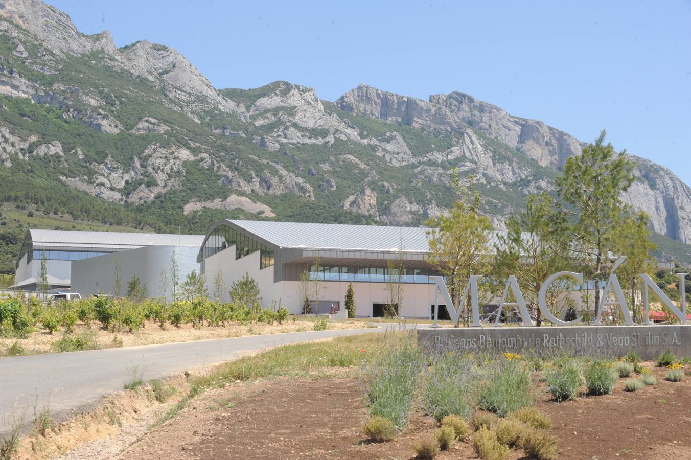 Inaguración de la bodega de Vega Sicilia en Samaniego