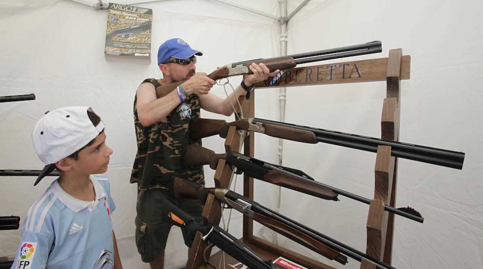 El Día del Cazador y el Pescador homenajea en Dima al perro de caza