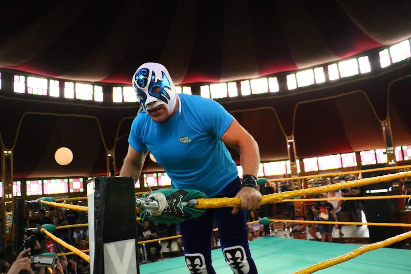 La lucha libre mexicana, todo un espectáculo en el Azkena