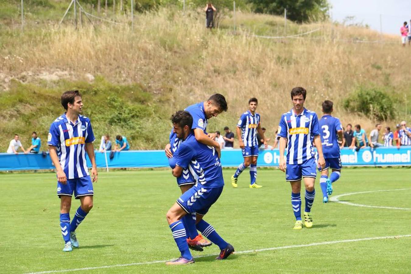 El Alavés B - Ontinyent, en imágenes