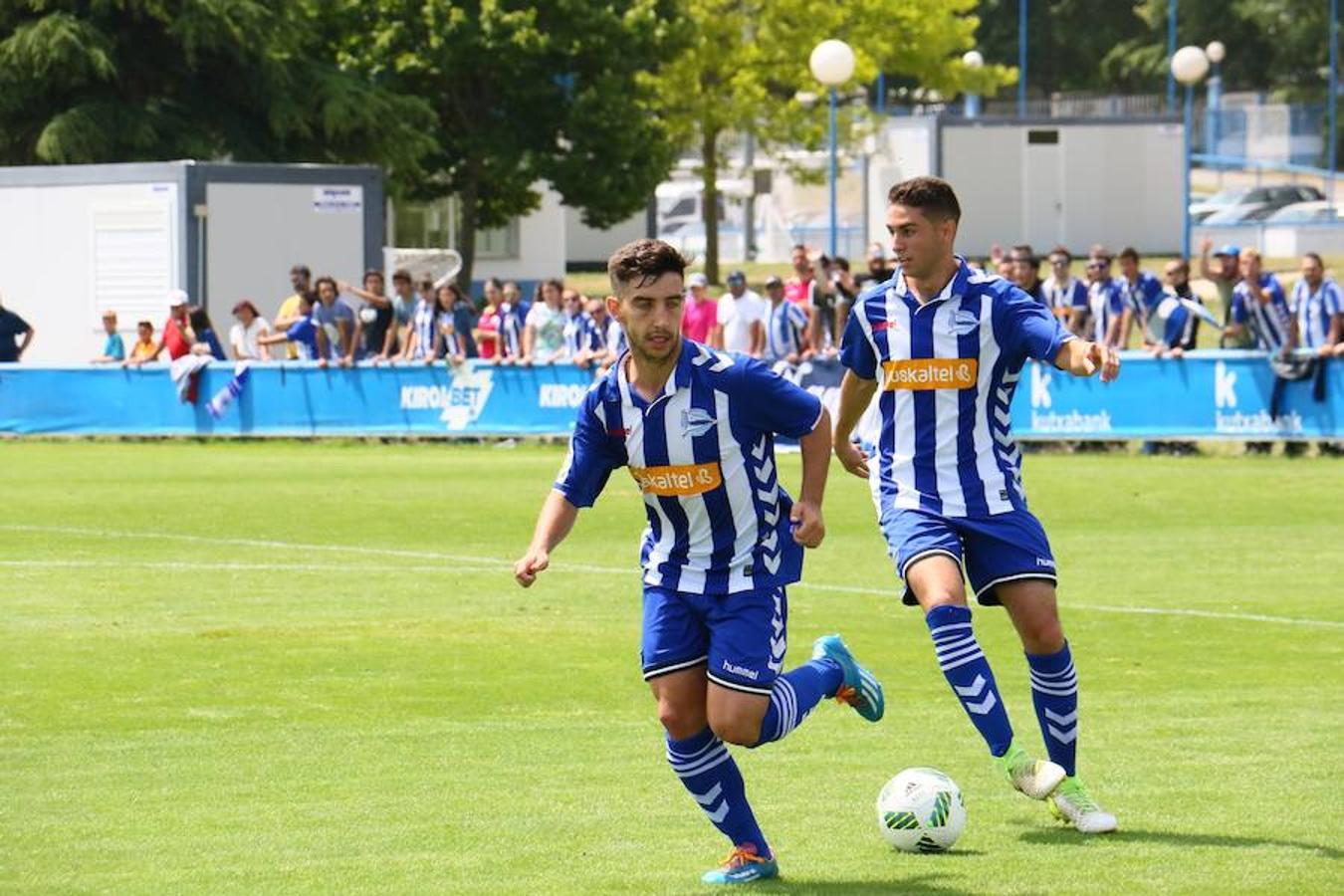 El Alavés B - Ontinyent, en imágenes