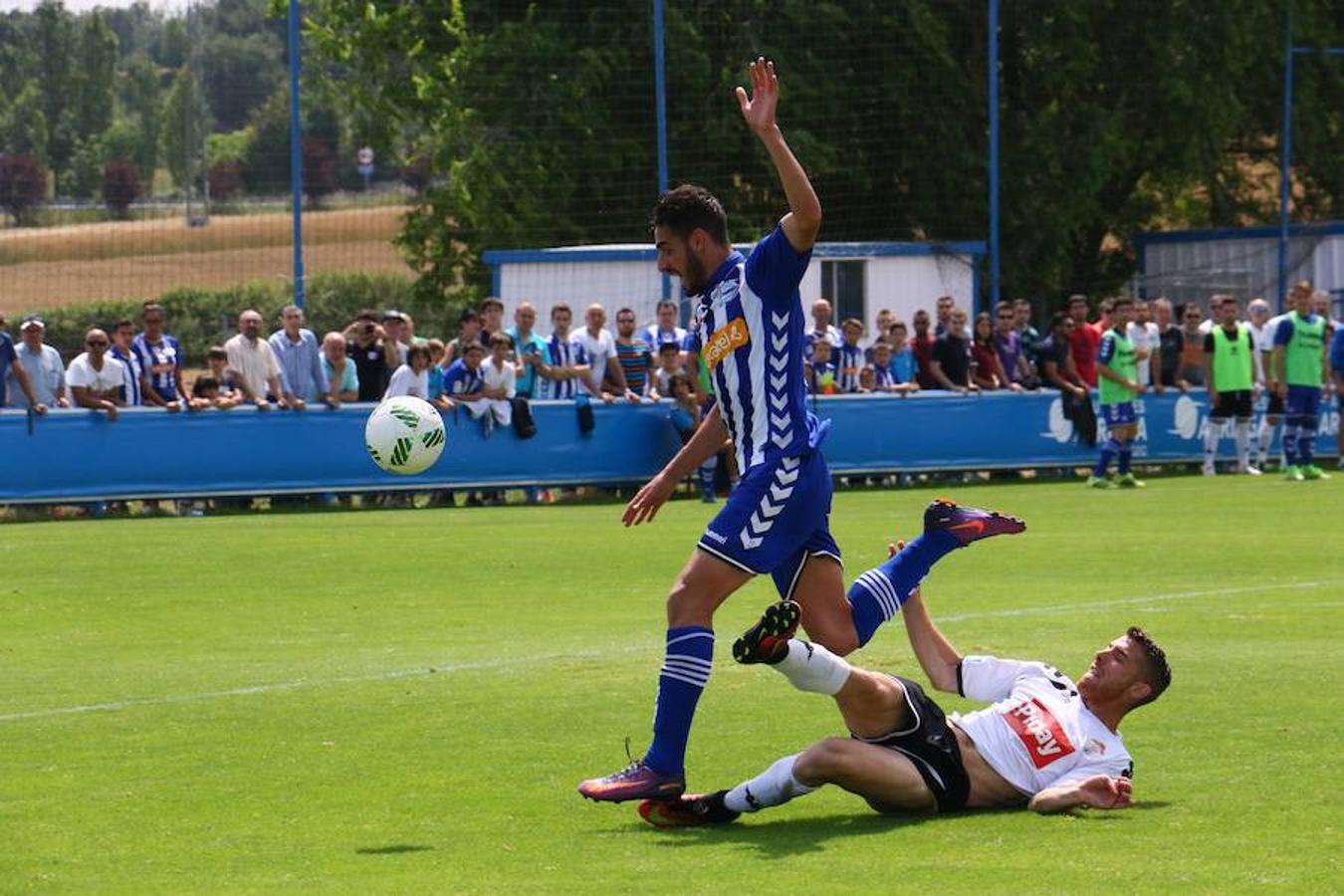 El Alavés B - Ontinyent, en imágenes