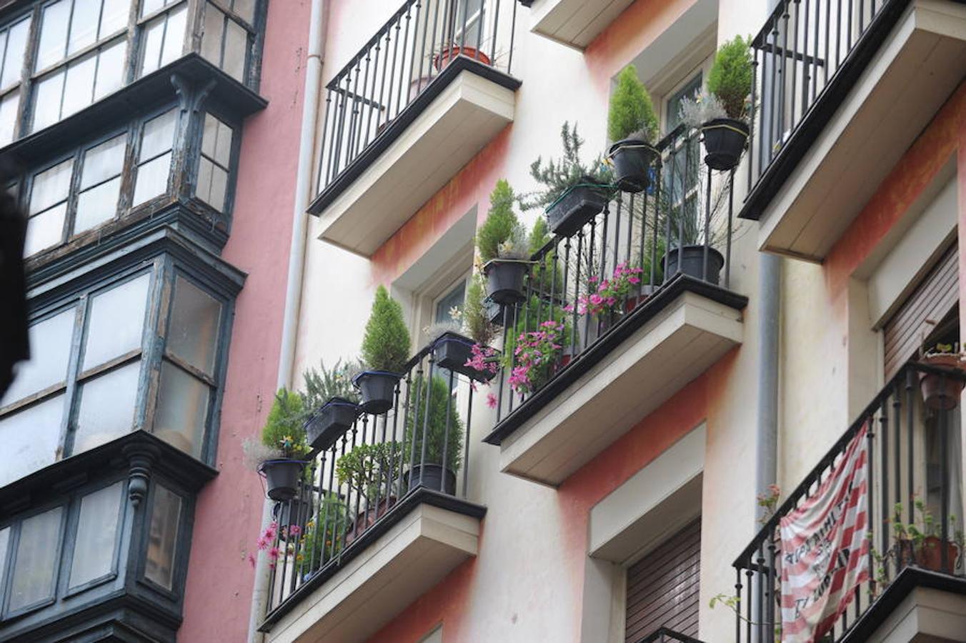 Los mejores balcones del III Concurso de Decoración de Balcones y Miradores del Casco Viejo de Bilbao