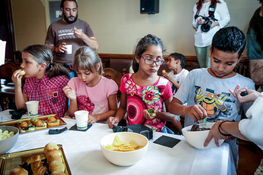  Juan Mari Aburto ha recibido a los pequeños que vienen a pasar sus vacaciones de verano en la capital vizcaína con familias de acogida
