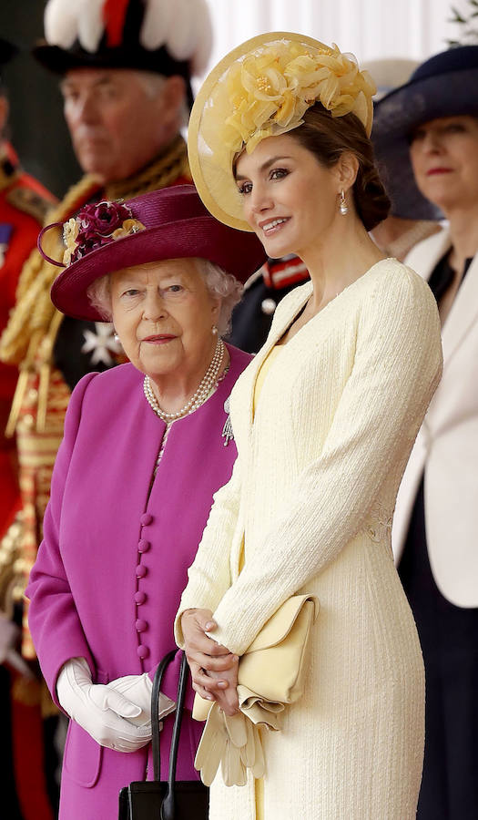 Don Felipe y Doña Letizia han sido recibidos por el Principe de Gales y su esposa