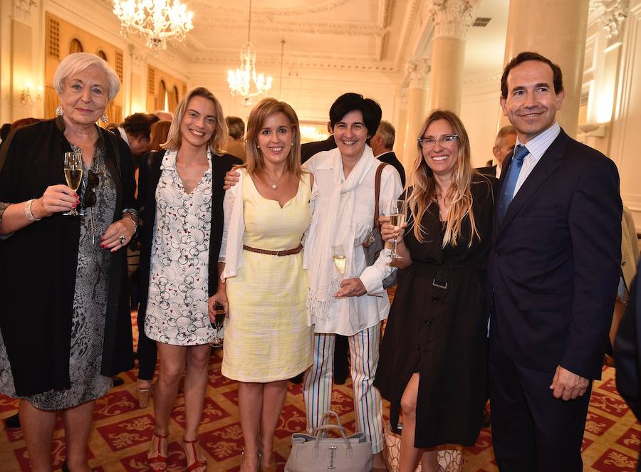 María Victoria Cañas, Raquel González, Cristina Ruiz, Sylvie Pastor, Eugenia Griffero Fabre y Eduardo Andrade.