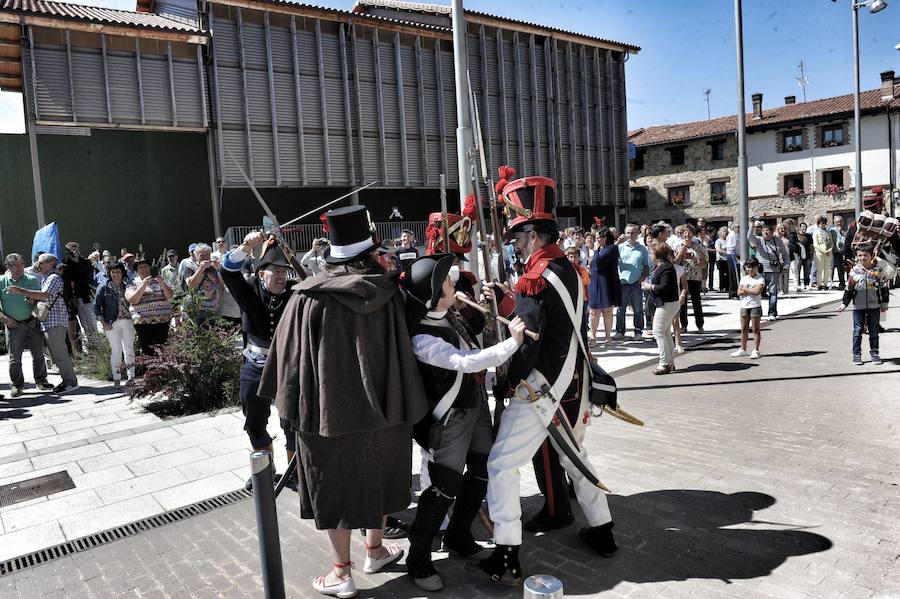 La localidad de Ullíbarri-Arana celebra una intensa jornada en recuerdo al guerrillero Sebastián Fernández de Leceta ‘Dos Pelos’