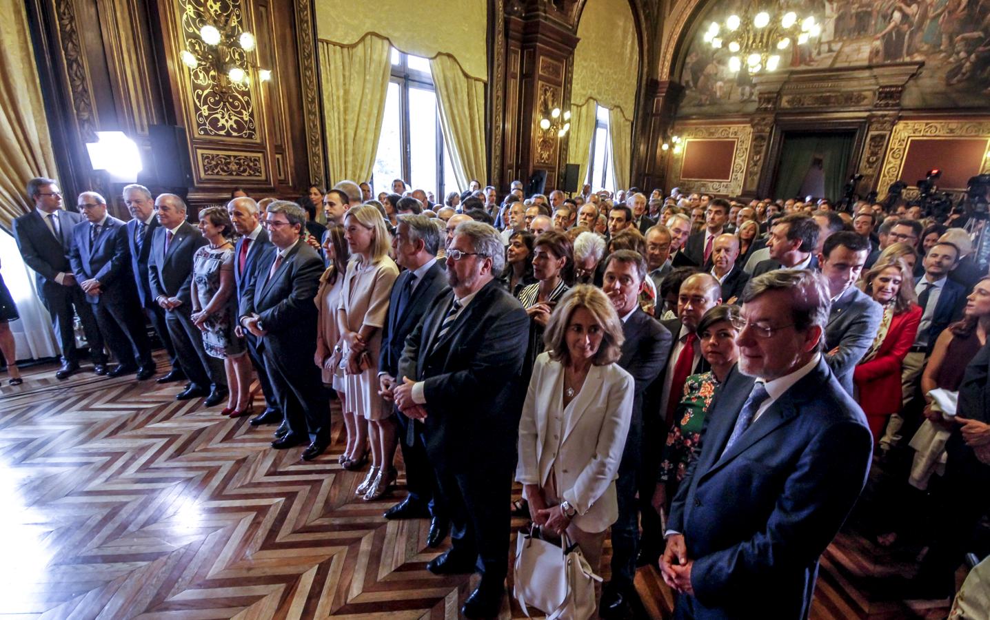 Los asistentes al acto, durante la ceremonia.