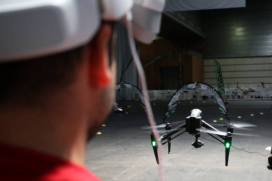 El evento de aficionados y profesionales de la informática ha congregado a 8.000 personas en el BEC