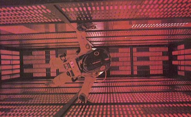 El astronauta Dave Bowman desconecta a HAL 9000, la inteligencia artificial de '2001'. 