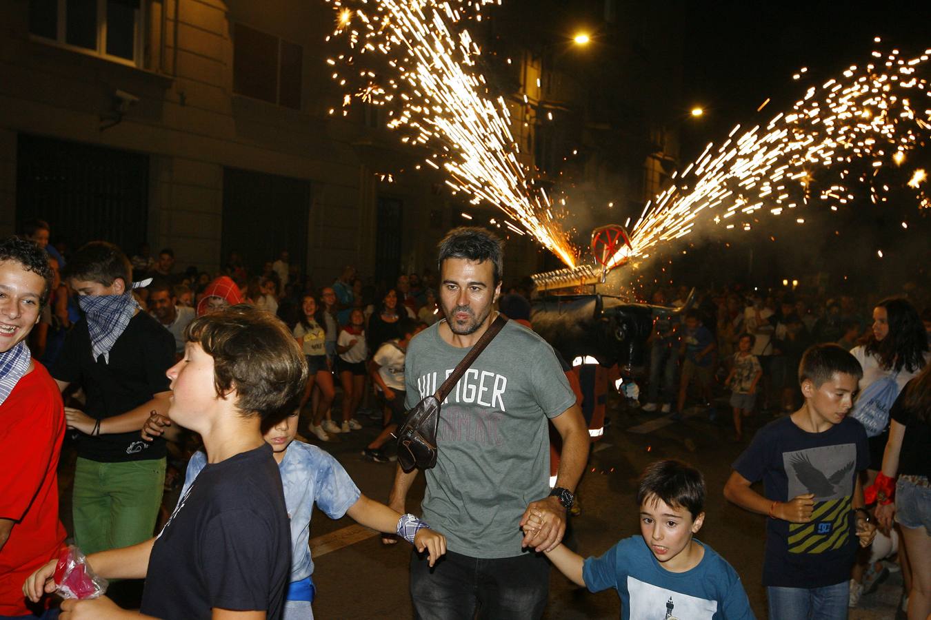 El toro de fuego, en al calle Mateo de Moraza