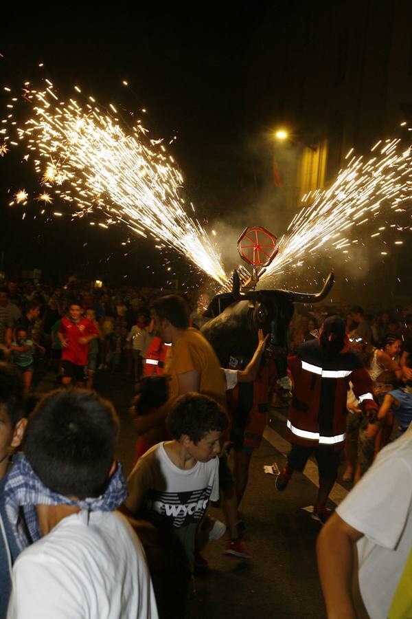 El toro de fuego, en al calle Mateo de Moraza