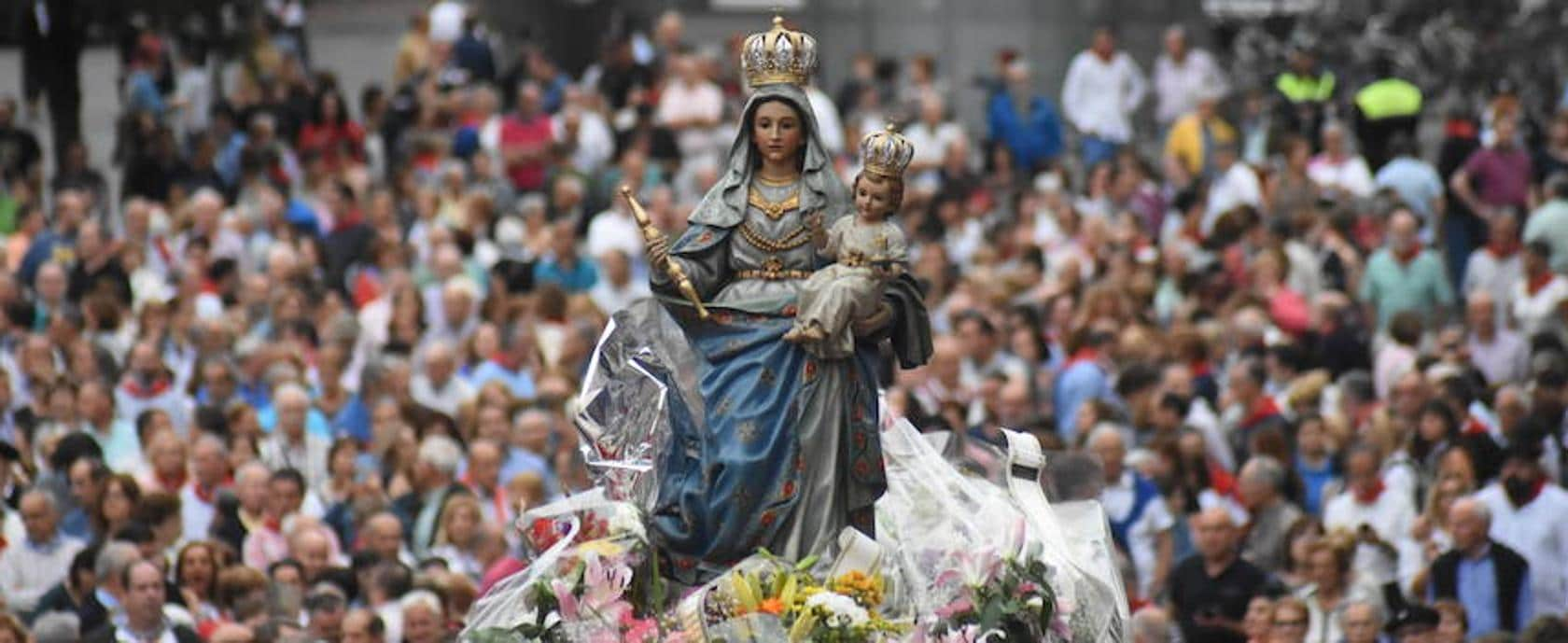 Madrugón para honrar a la virgen blanca