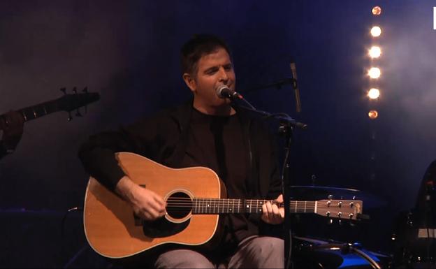 Mikel Urdangarin canta a Alberto Zerain