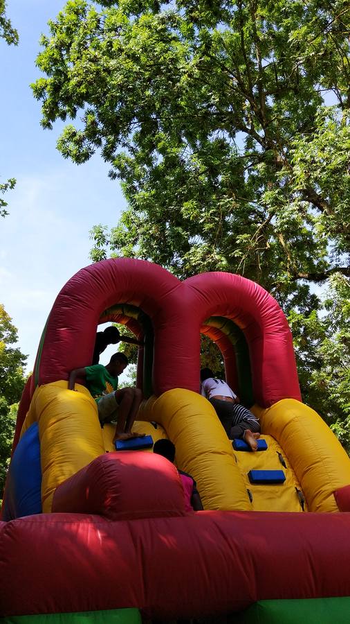 Los niños ocupan el centro de la fiesta