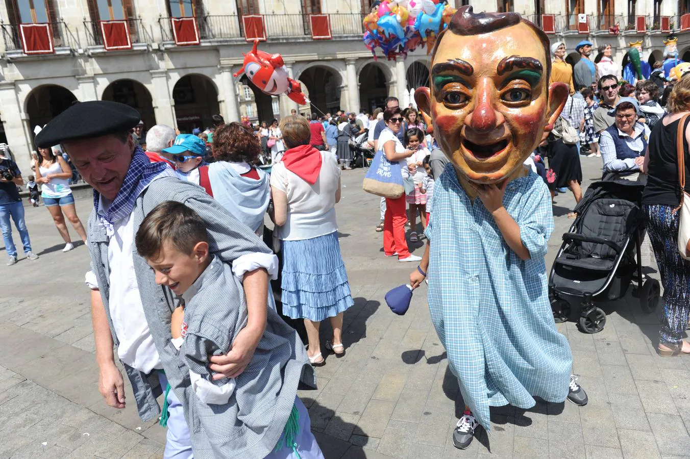 Los niños ocupan el centro de la fiesta