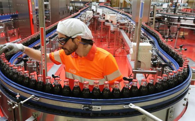 La planta de Coca-Cola en Galdakao sube un 30% su plantilla en verano