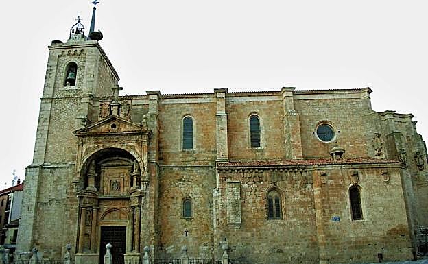 Imagen principal - De arriba a abajo y de izquierda a derecha. Templo de la Asunción en Roa de Duero, del siglo XVI y estilo gótico-tardío. Barricas apiladas en la bodega Pérez Pascuas. Lechazo al horno de El Nazareno.