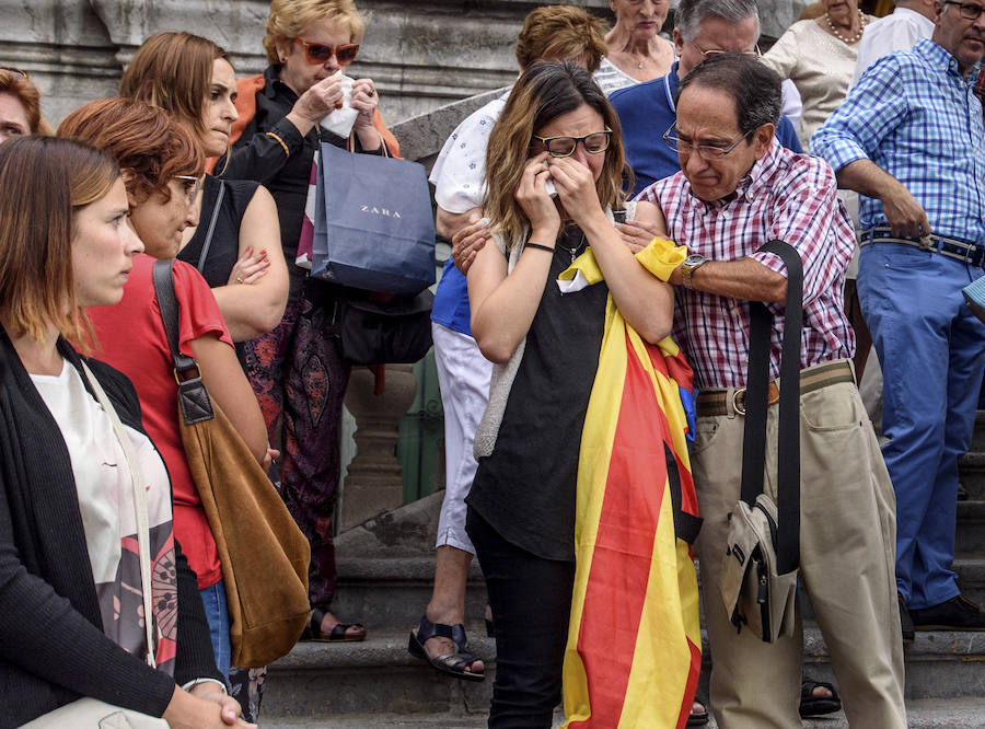 Minuto de silencio este mediodía en la sede del Ayuntamiento de Bilbao.