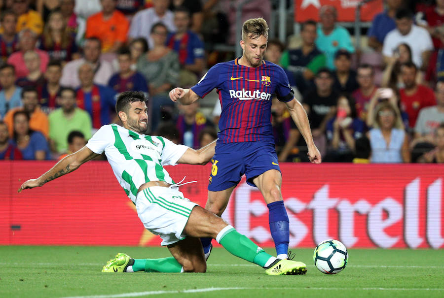 Las mejores imágenes del partido entre el l Barcelona y el Betis, correspondiente a la primera joranda de Liga. 