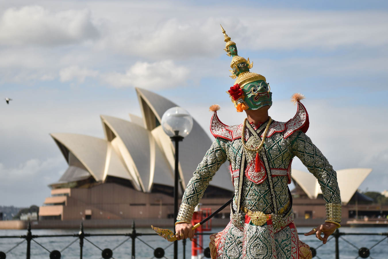 El grupo de danza ha celebrado los 65 años de relaciones bilaterales entre Australia y Tailandia.