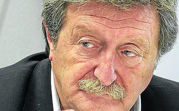 Juan Luis Larrea dirige ahora las riendas de la Federación.