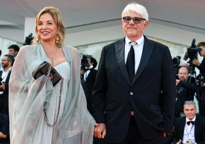 El director italiano Ricky Tognazzi (d) y su mujer Simona Izzo. 
