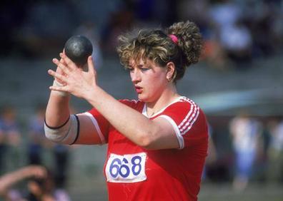 Imagen secundaria 1 - Jürgen Schult (disco masculino en 1986), Natalya Lisovskaya (pedo femenino en 1987) y Jackie Joyner-Kersee (heptatlón femenino en 1988).