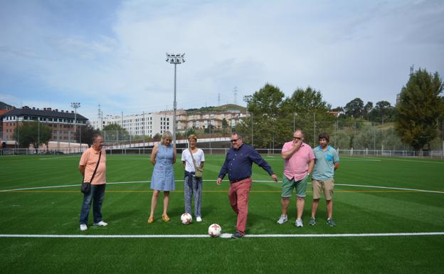 El alcalde Xabier Cuéllar visitó el estadio este pasado martes. 