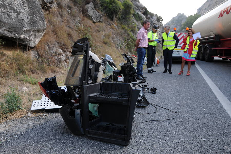 Las víctimas son de origen francés. El suceso ha ocurrido en la N-1 al colisionar su coche con un camión