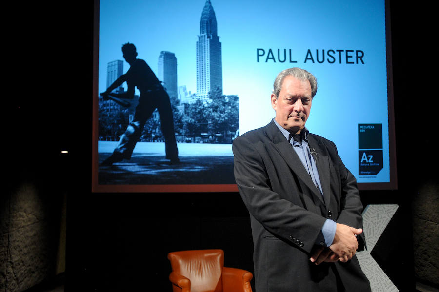 El escritor deslumbró a las 500 personas que abarrotaron Azkuna Zentroa en la presentación de su última novela ‘4 3 2 1’