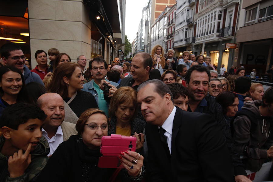 Las fotos de la alfombra naranja de la gala de clausura del FesTVal