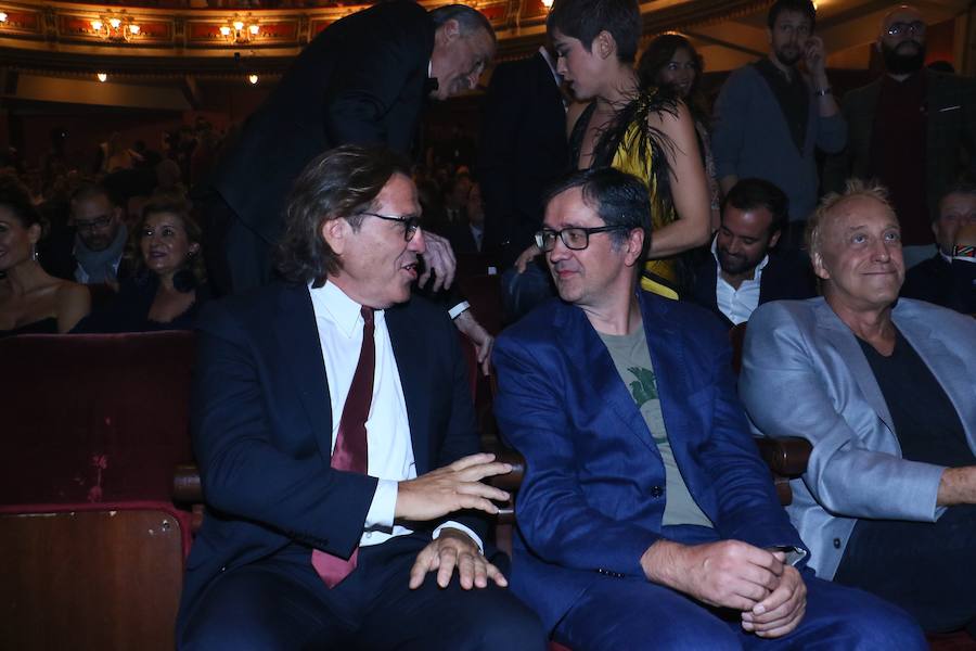 Las fotos de la alfombra naranja de la gala de clausura del FesTVal