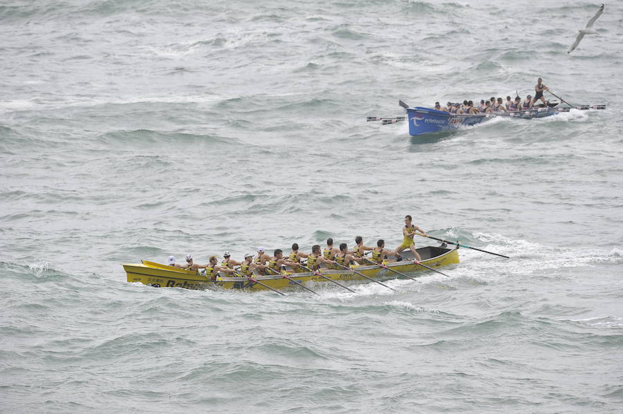 Los 'aguiluchos' con una sensacional actuación en 'popare' remontan los diez segundos de desventaja que tenía sobre Urdaibai