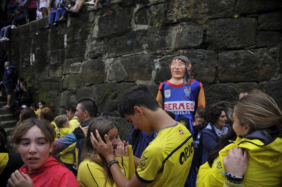 Los 'aguiluchos' con una sensacional actuación en 'popare' remontan los diez segundos de desventaja que tenía sobre Urdaibai