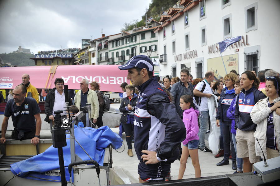 Los 'aguiluchos' con una sensacional actuación en 'popare' remontan los diez segundos de desventaja que tenía sobre Urdaibai