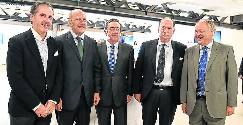 Mikel Arieta-Araunabeña, Asier Atutxa, Enrique Guzmán, Carlos Franco y Pedro Velasco.