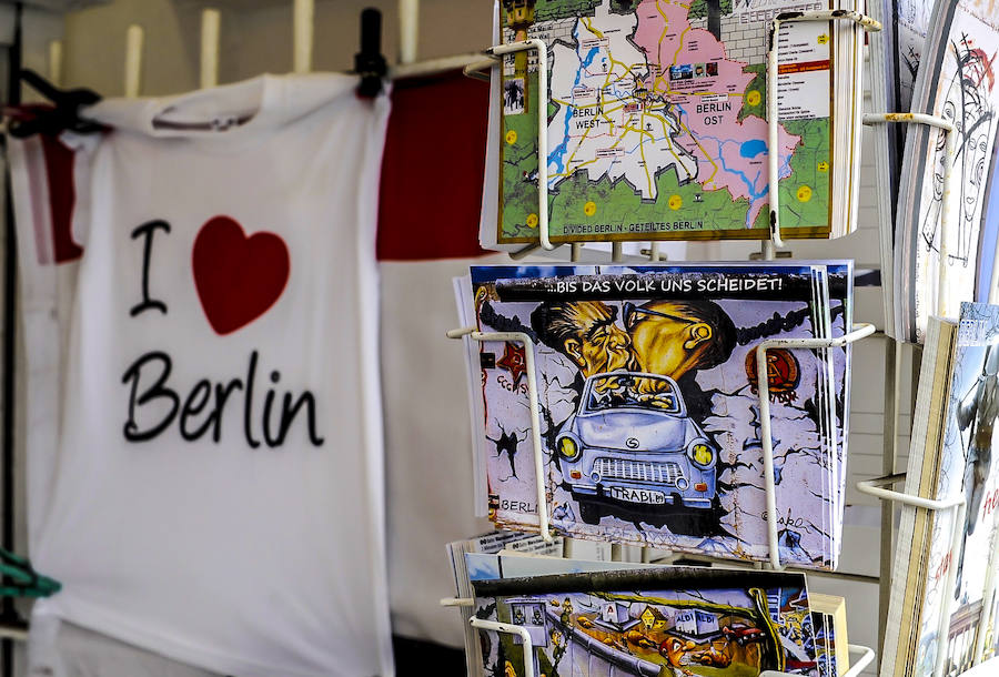 El muro de la ciudad alemana fue derribado en 1989 y hoy, aún guarda restos de lo que fue.
