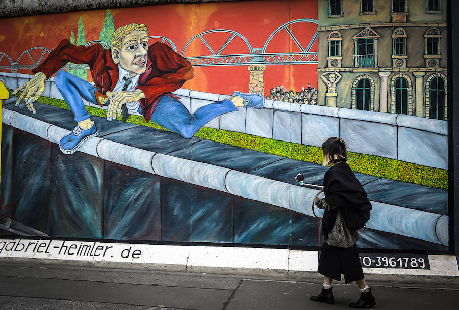 El muro de la ciudad alemana fue derribado en 1989 y hoy, aún guarda restos de lo que fue.