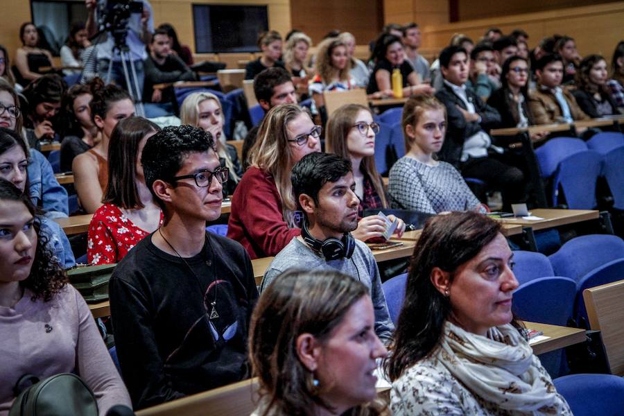 Al acto de bienvenida estaban convocados 500 estudiantes, aunque la asistencia ha rondado los 200
