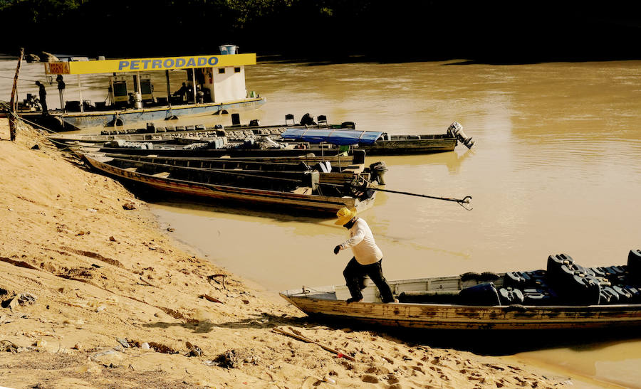 Son unos mineros que abundan en Brasil en la selva del Amazonas. Viven en condiciones infrahumanas y arriesgan su vida al utilizar máquinas como los monitores hidráulicos en búsqueda de mercurio, como sustancia para amalgamar el oro. Un uso que daña gravemente el medio ambiente.