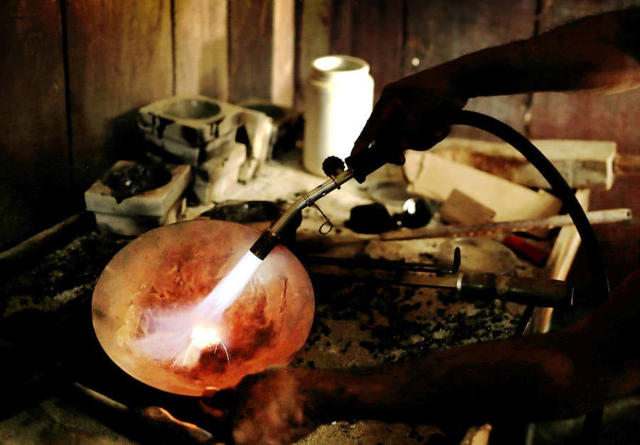 Son unos mineros que abundan en Brasil en la selva del Amazonas. Viven en condiciones infrahumanas y arriesgan su vida al utilizar máquinas como los monitores hidráulicos en búsqueda de mercurio, como sustancia para amalgamar el oro. Un uso que daña gravemente el medio ambiente.