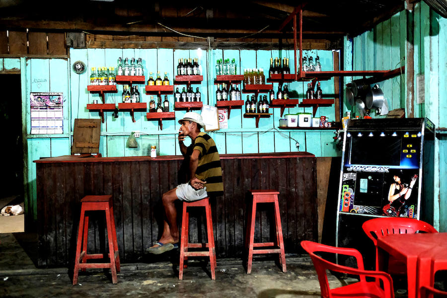 Son unos mineros que abundan en Brasil en la selva del Amazonas. Viven en condiciones infrahumanas y arriesgan su vida al utilizar máquinas como los monitores hidráulicos en búsqueda de mercurio, como sustancia para amalgamar el oro. Un uso que daña gravemente el medio ambiente.