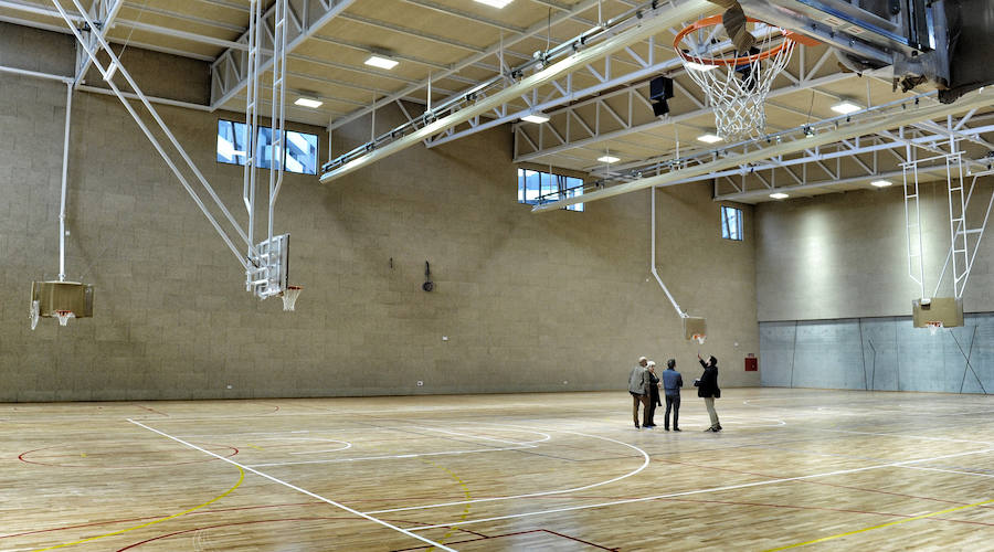 El barrio vitoriano inaugura a finales de mes su equipamiento, el último previsto de la red, un edificio con una enorme claridad que ha aprendido de la experiencia de los trece anteriores