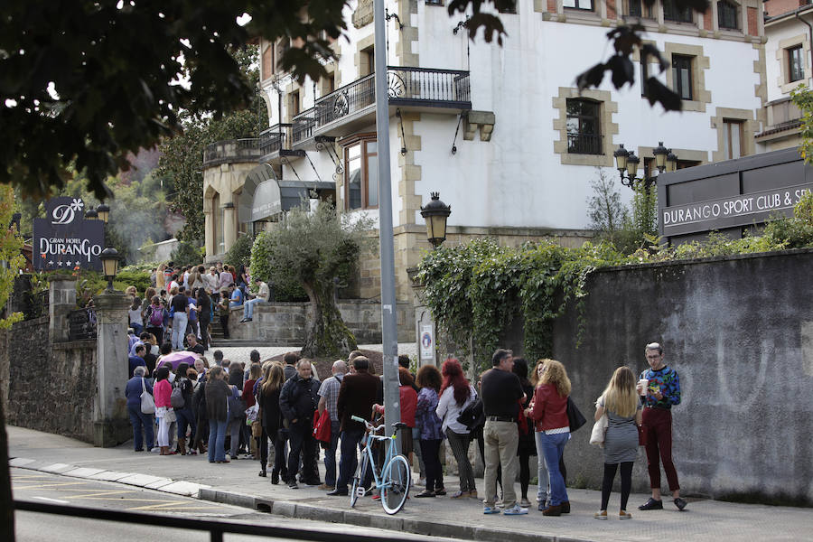 La agencia Penélope Producciones selecciona a más de cien extras para 'El árbol de la sangre'.