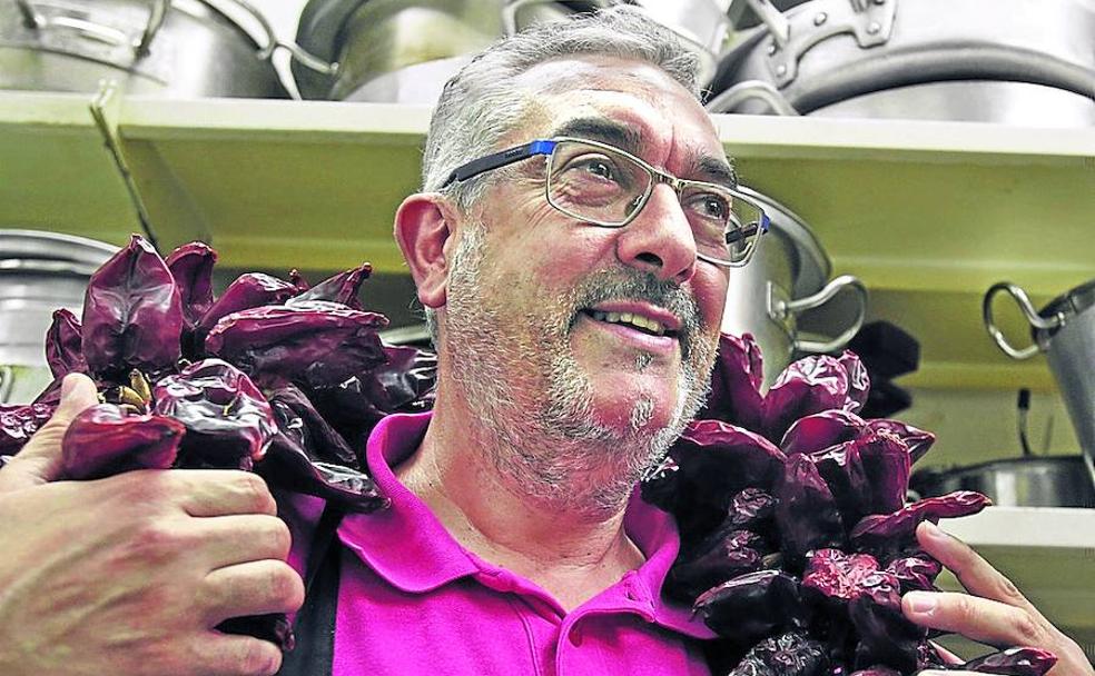Pruden Cuenca: «Nos guiamos por el producto de temporada y somos también muy de casquería»